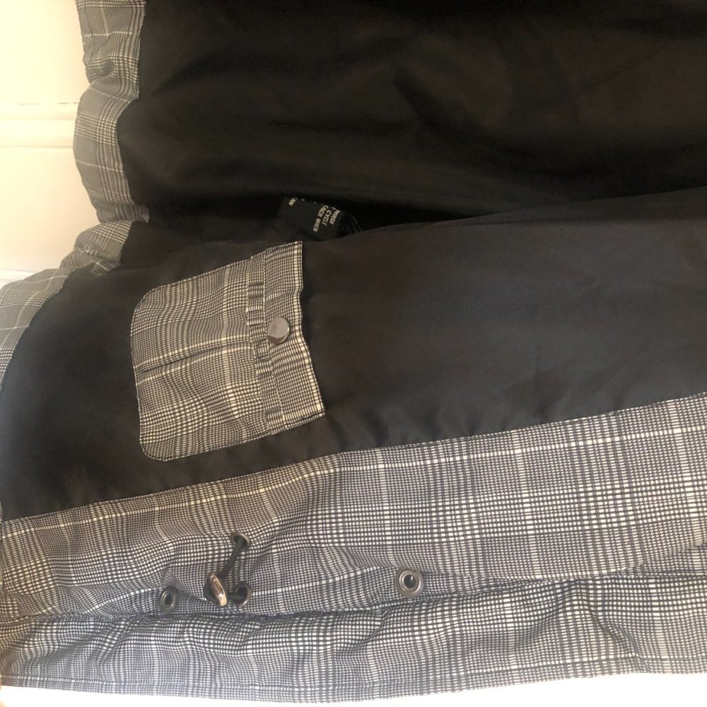 Guess Gray Patterned Winter Jacket - image 8